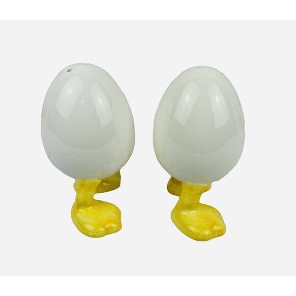 Novelty Easter Chicks in Eggs Salt and Pepper Shakers Feet Sheldon Shell Table - Picture 4 of 9